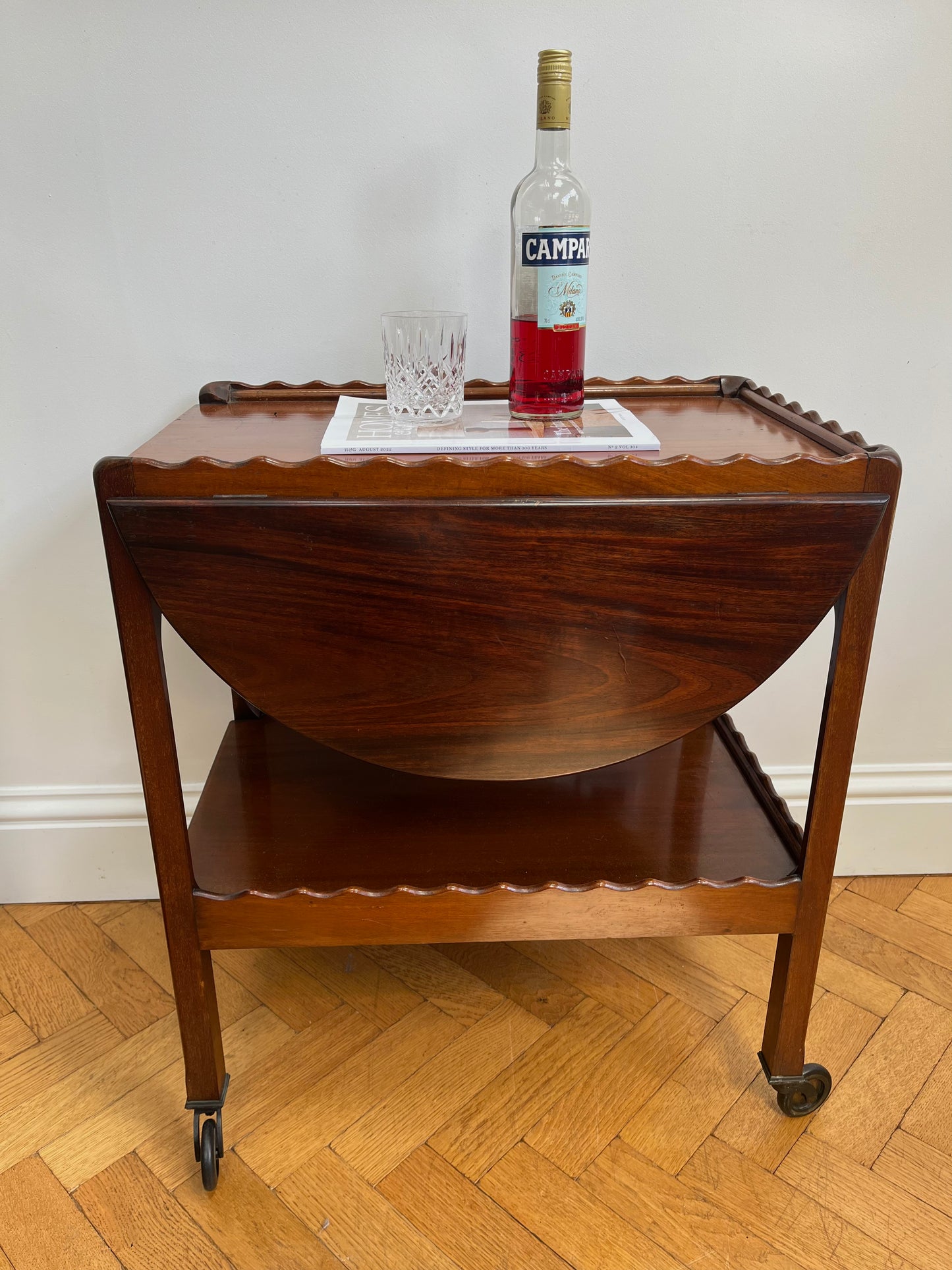 Wave edge drinks trolley