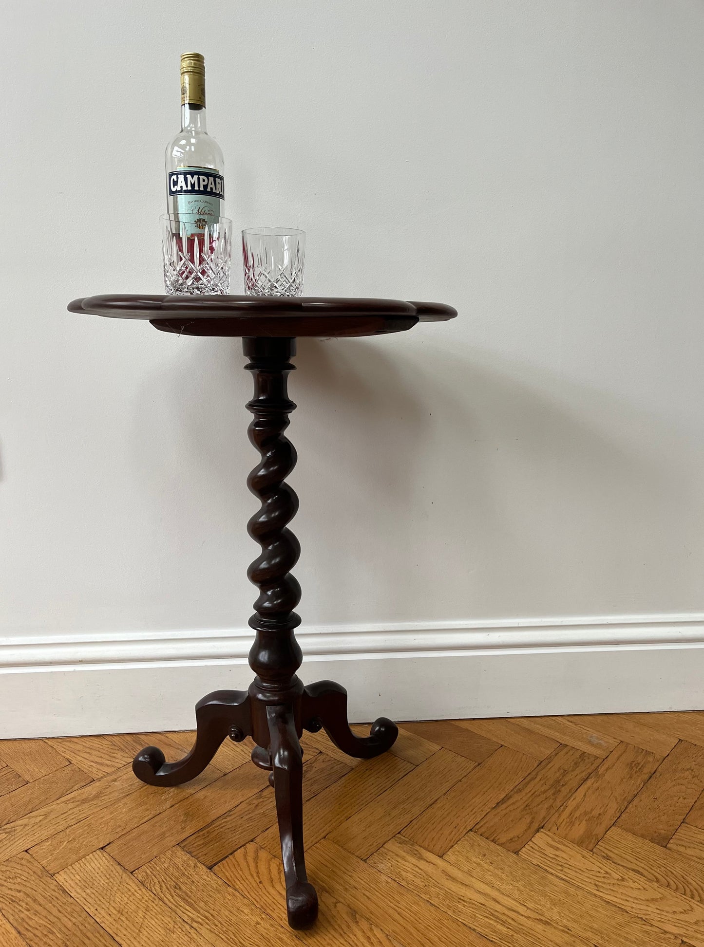 Scallop topped table